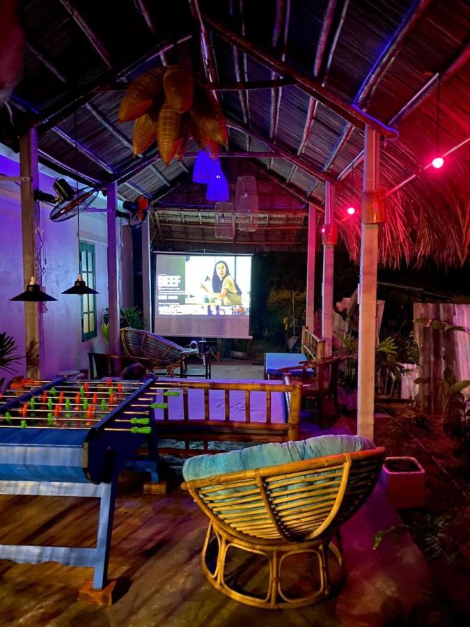 Wanderlust - Beach Side Hoi An An Bàn Extérieur photo